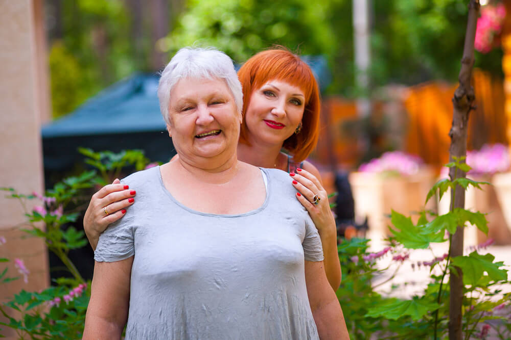 How to know when an elderly person can't live alone?